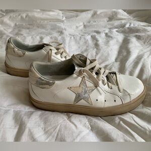Stylish SHU STOP White Star SNEAKERS Shoes size 7.5 Intentional Distressing